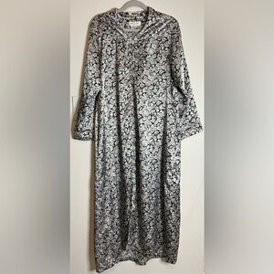 🌸 Vintage Christian Dior Floral Satin Robe – Saks Fifth Avenue 🌸